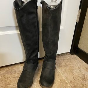 Madeline Charcoal Faux Suede Sz 7 Boots